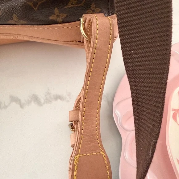 Louis Vuitton Gm backpack - Picture 10 of 11